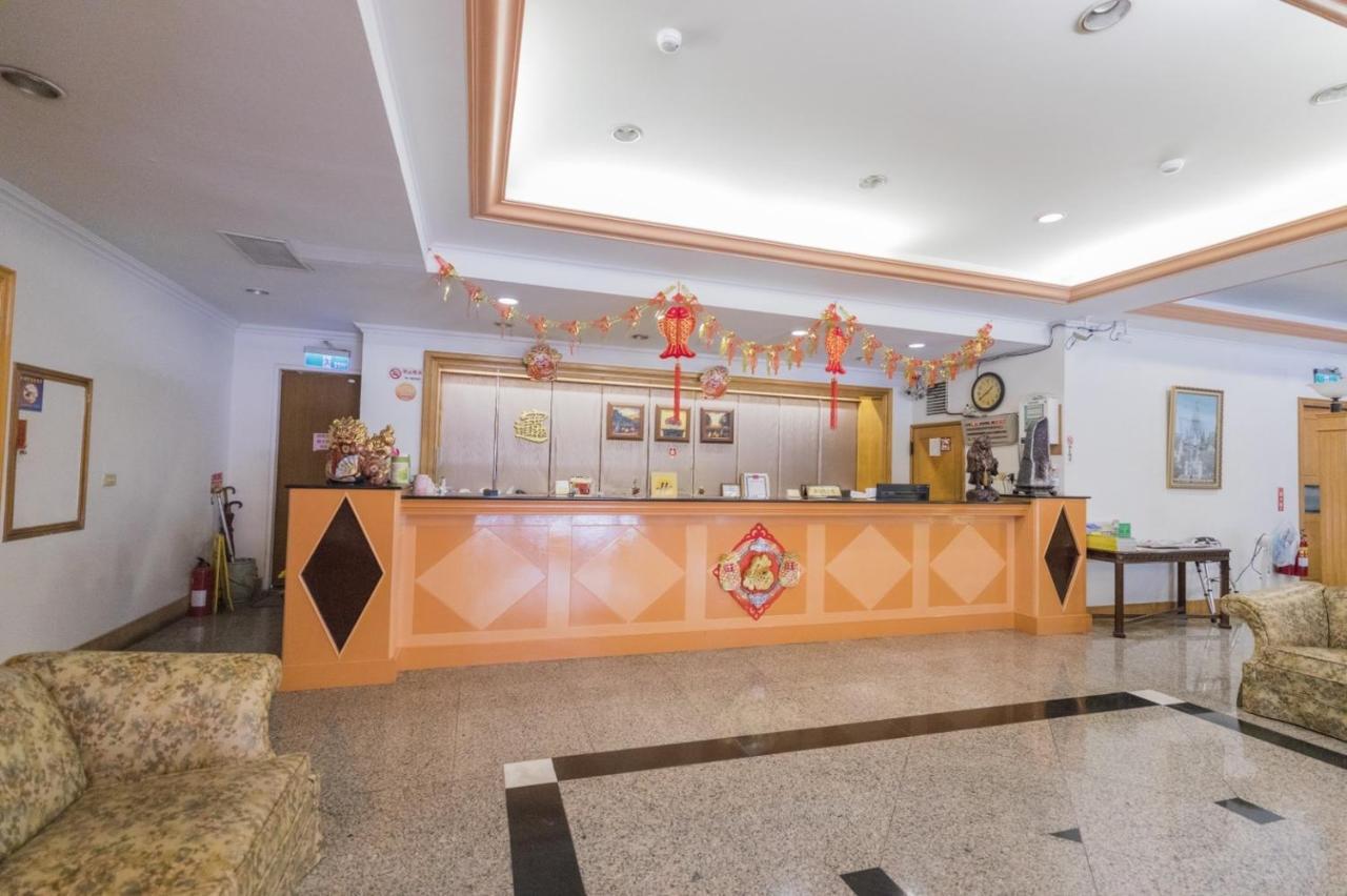 Tzu Chi Hotel Pingtung Экстерьер фото