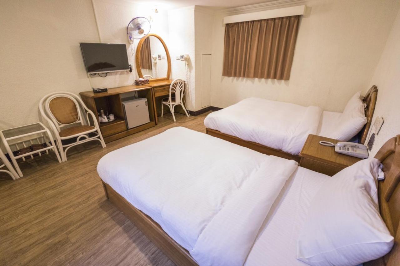 Tzu Chi Hotel Pingtung Экстерьер фото