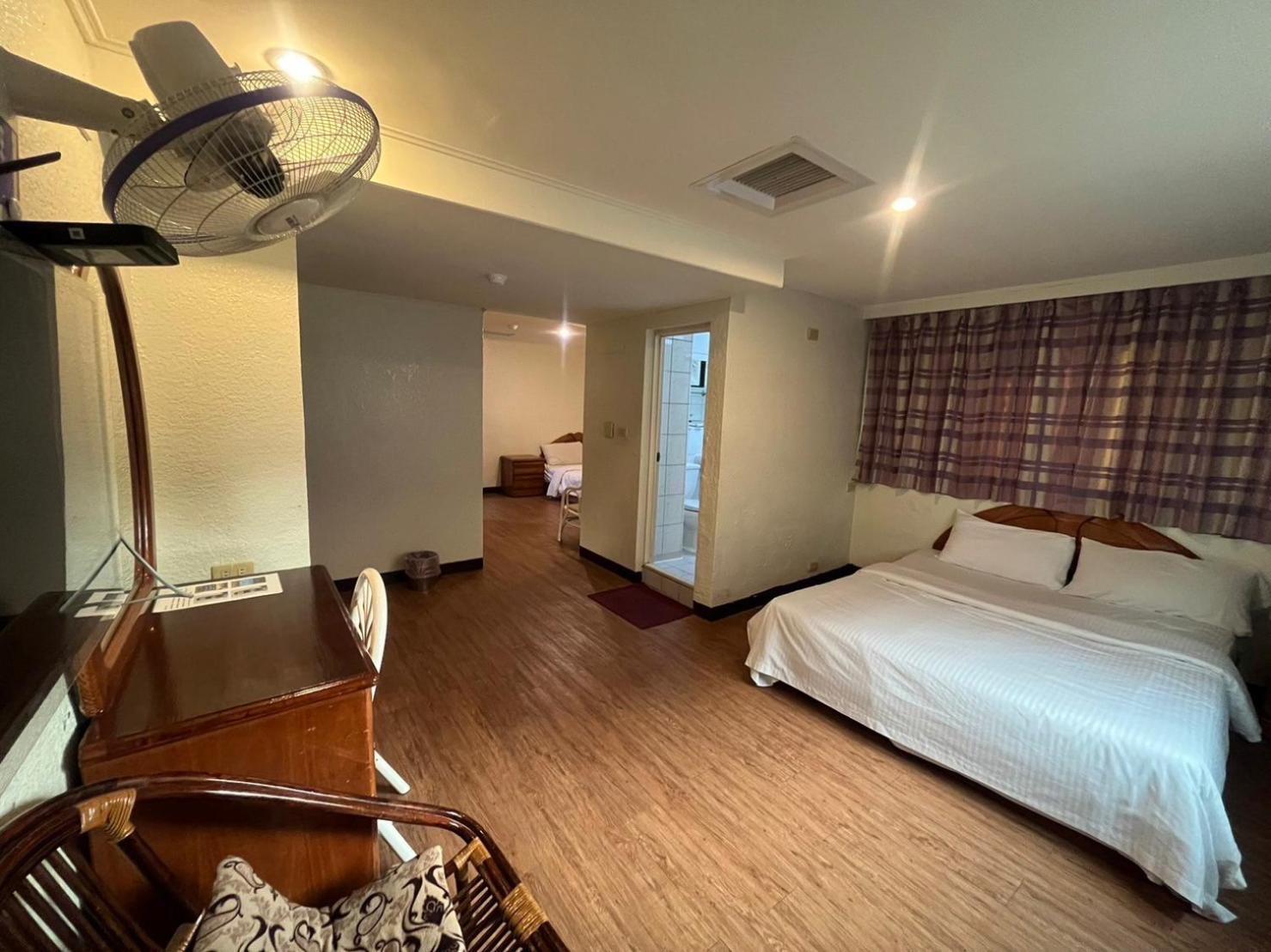 Tzu Chi Hotel Pingtung Экстерьер фото